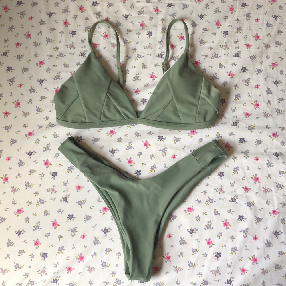 High leg cheeky bikini 👙